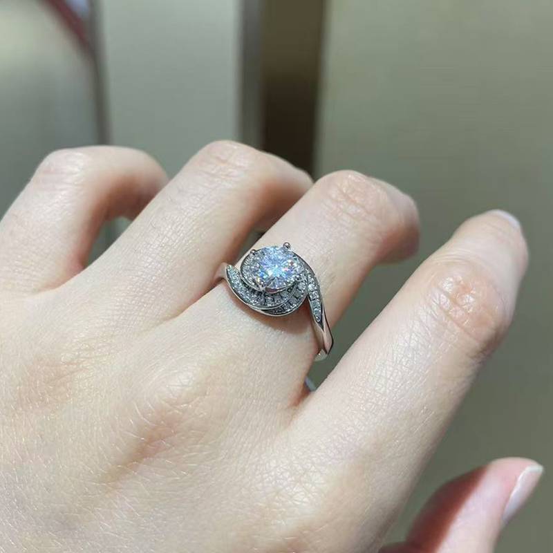 Twisted arm flower bud S925 silver plated platinum women's ring custom selection main stone moissanite 1.0ct/secondary stone high carbon diamond
